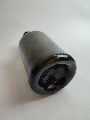 Discover our incredible range of early-to-mid 19th century handmade bottles. Explore now and buy your distinct 25cm tall 1840 artifact. Don't miss out!