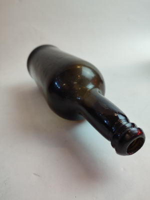 Explore our collection of 19th-century handmade bottles! Our circa 1840 bottle, standing at 27cm, is a standout. Shop now for antique glassware!