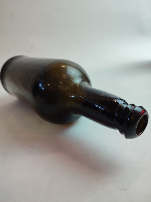 Explore our collection of 19th-century handmade bottles! Our circa 1840 bottle, standing at 27cm, is a standout. Shop now for antique glassware!