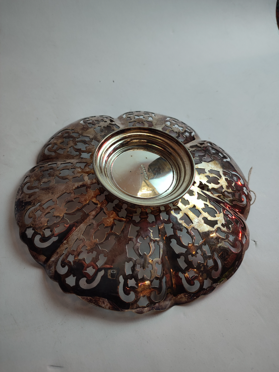 Discover our collection of vintage EPNS silver plated trays, circa 1950's, 22cm wide. Order now to add a touch of elegance to your home decor.