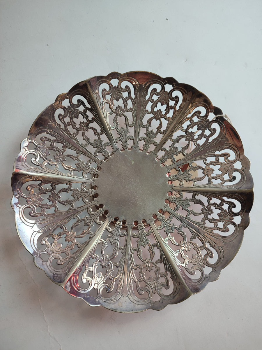 Discover our collection of vintage EPNS silver plated trays, circa 1950's, 22cm wide. Order now to add a touch of elegance to your home decor.