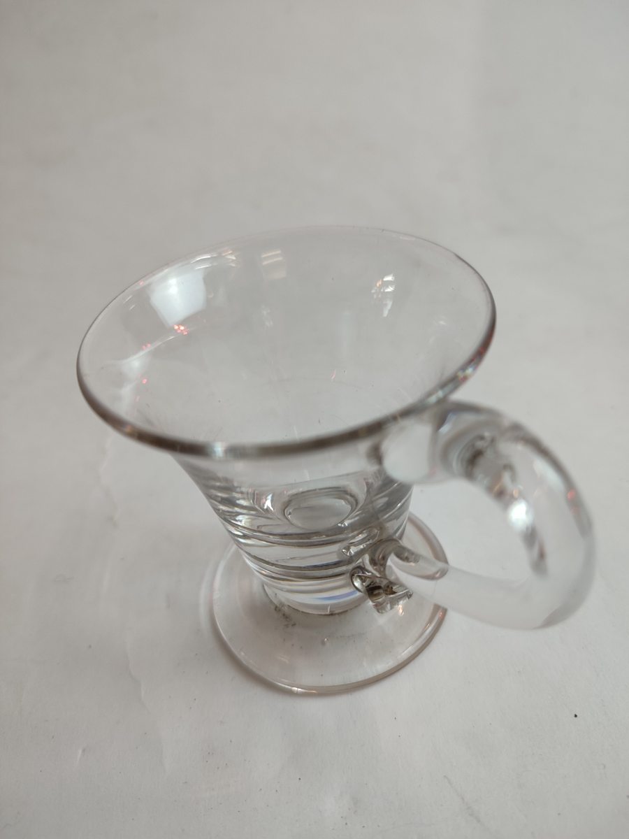 Discover our collection of authentic Georgian jelly glasses in good condition, perfect for your antique collection. Shop now and add a unique piece of history to your home.