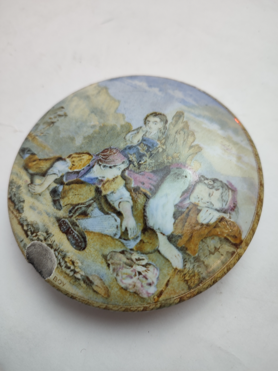 Discover our collection of Victorian Prattware Lids, including this intriguing, slightly damaged, unnamed piece. Shop now and immerse yourself in history's rich tapestry.