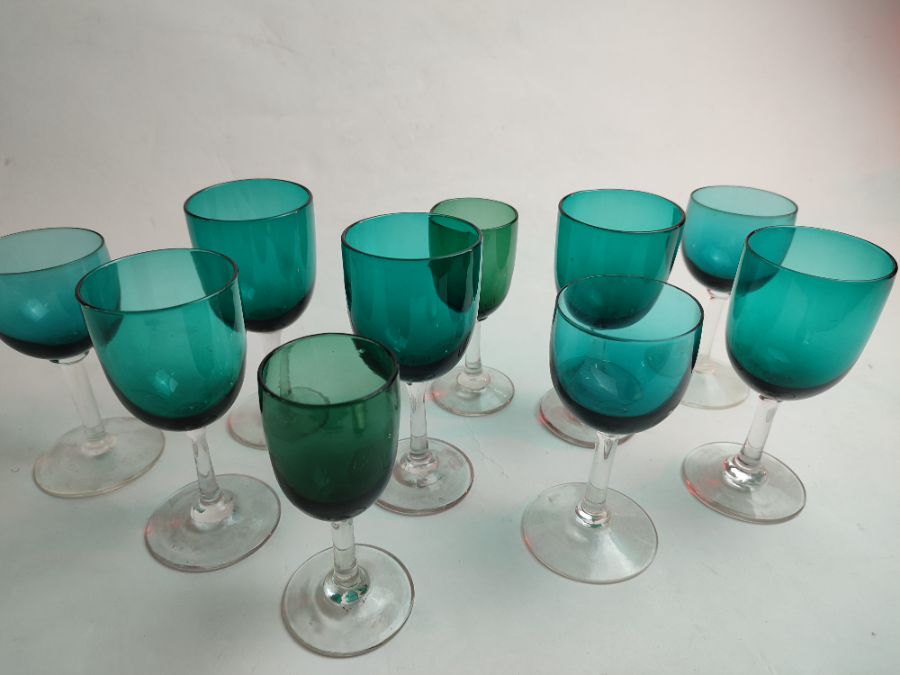 Discover our exquisite collection of Victorian glasses, all in excellent condition. Explore various sizes perfect for your needs. Don't wait, shop now!