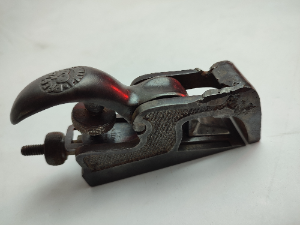 Discover our Preston patent steel bull-nose plane, perfect for intricate woodwork. With a width of 13cm, it's ideal for precision. Shop now for great results!