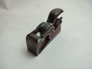 Discover our Preston patent steel bull-nose plane, perfect for intricate woodwork. With a width of 13cm, it's ideal for precision. Shop now for great results!