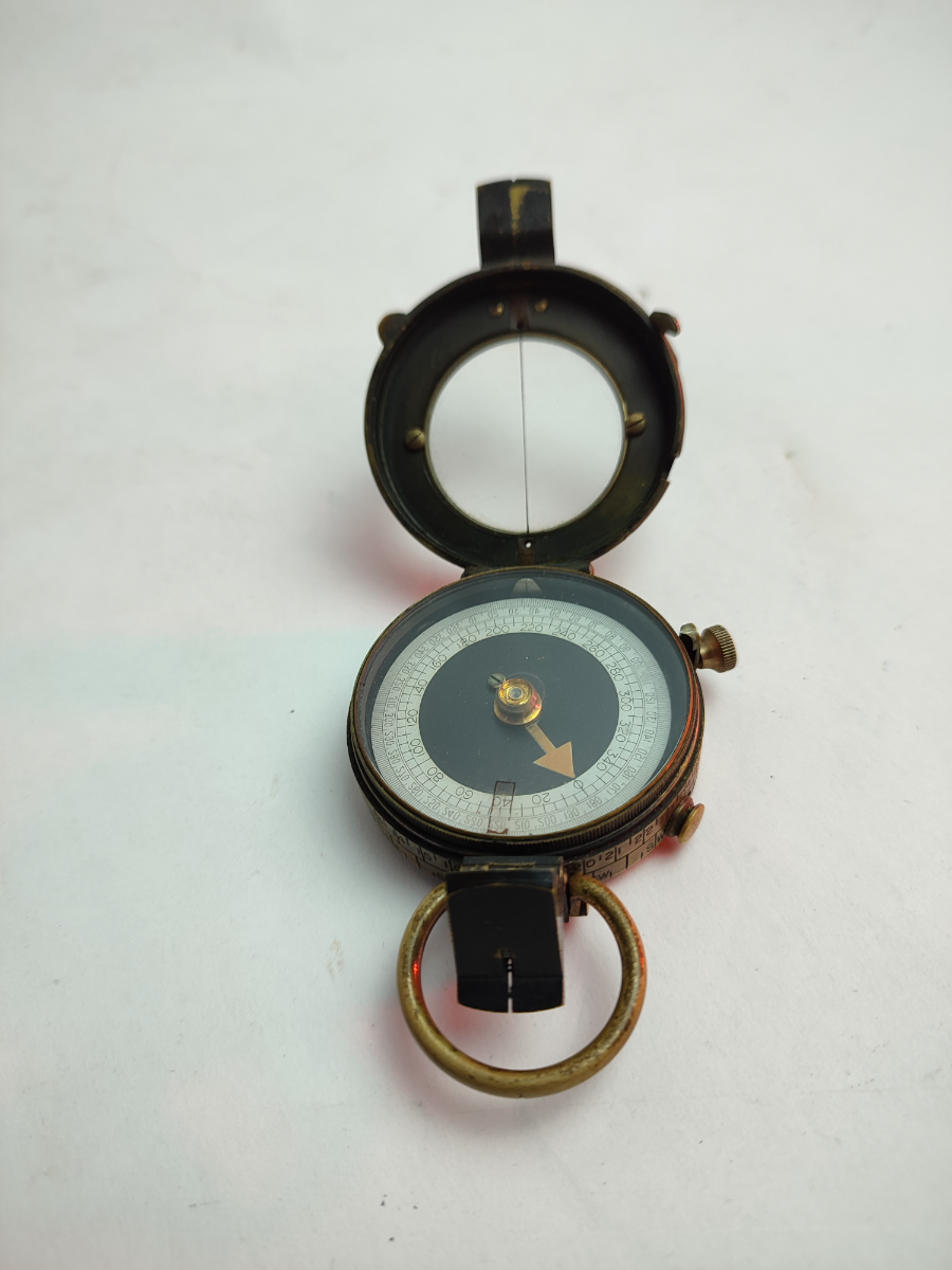 Explore our collection of authentic WW1 officers compasses. Find this perfectly preserved 1917 piece, marked 80659, with a 1918 G&R Brinsley case. Shop now!