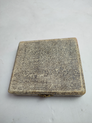 Discover our stunning collection of sterling silver olive sticks with unique rooster heads. Act now to enhance your dining experience! Your perfect tableware awaits.