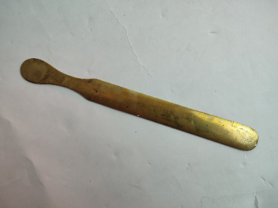 Explore our selection of 31cm brass page turners. Perfect for book lovers! High-quality and durable. Buy now to improve your reading experience.