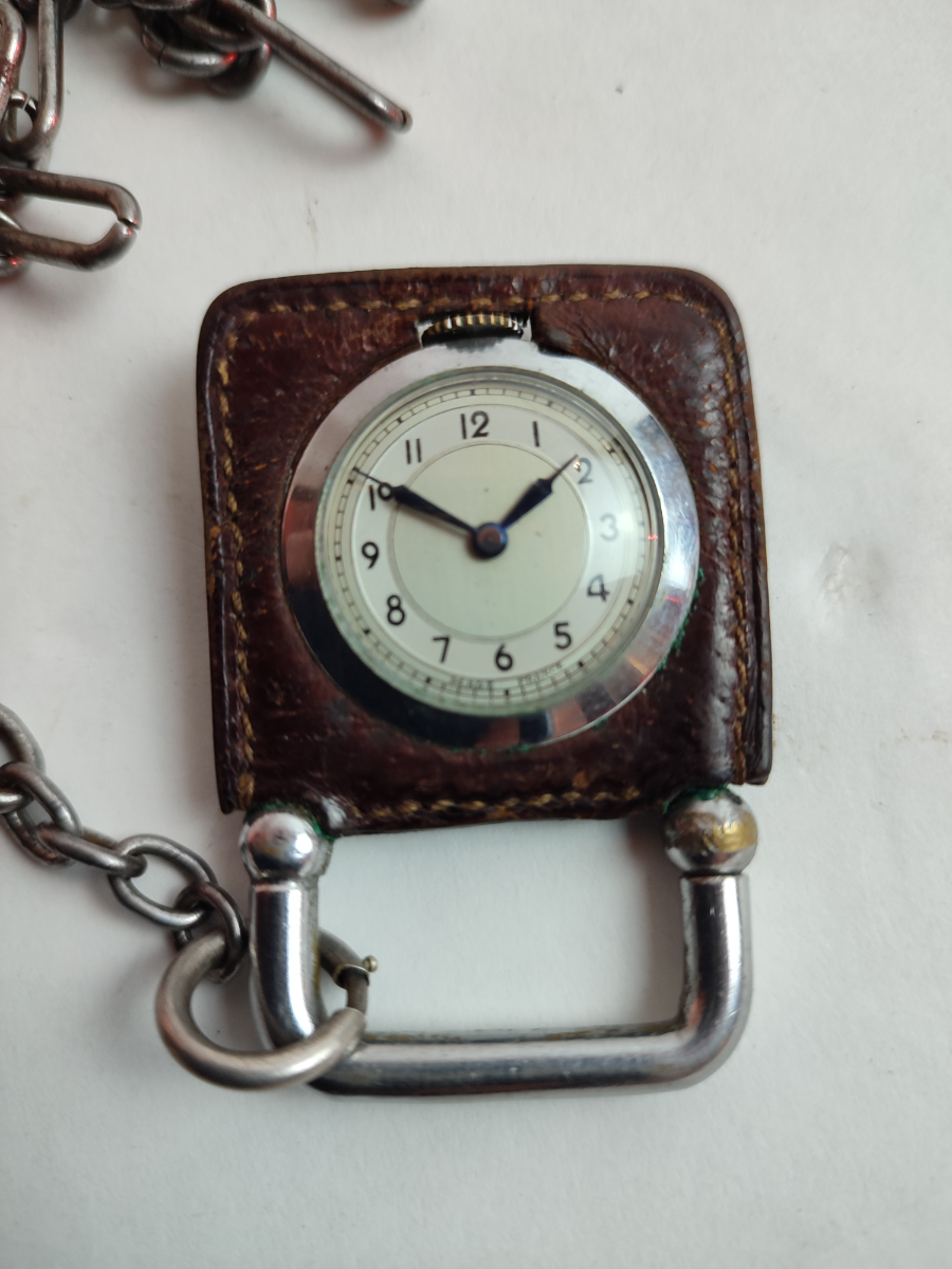 15 Swivel Fob Watch.