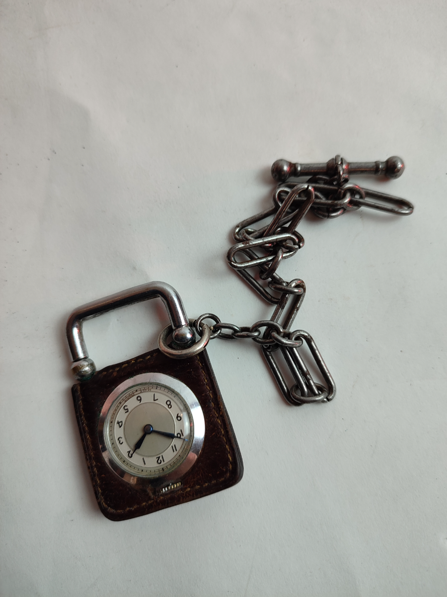 15 Swivel Fob Watch.