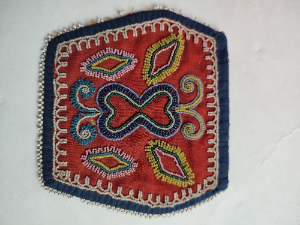 Discover our range of authentic 20th century Zulu beadwork. Measure 11 1/2 X 13cm. Shop now and add a piece of South Africa’s history to your collection.