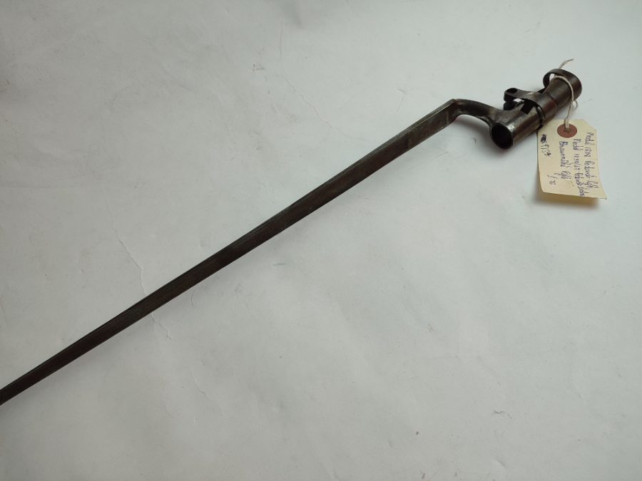 Discover the unique Swedish bayonet for the 1857 percussion rifle. Packed with historical details and facts! Browse our collection now and delve into history!