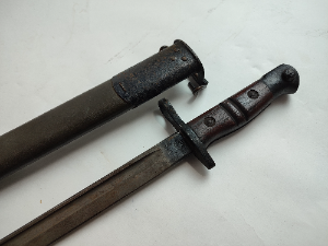 Discover a rich piece of history with our American pattern 1913 bayonet, dated September 1917. In good condition. Shop now for a step back in time!