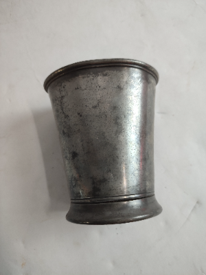 Discover our range of exquisite Victorian/Georgian pewter tumblers with glass bottoms. Explore now and add a touch of history to your tableware!