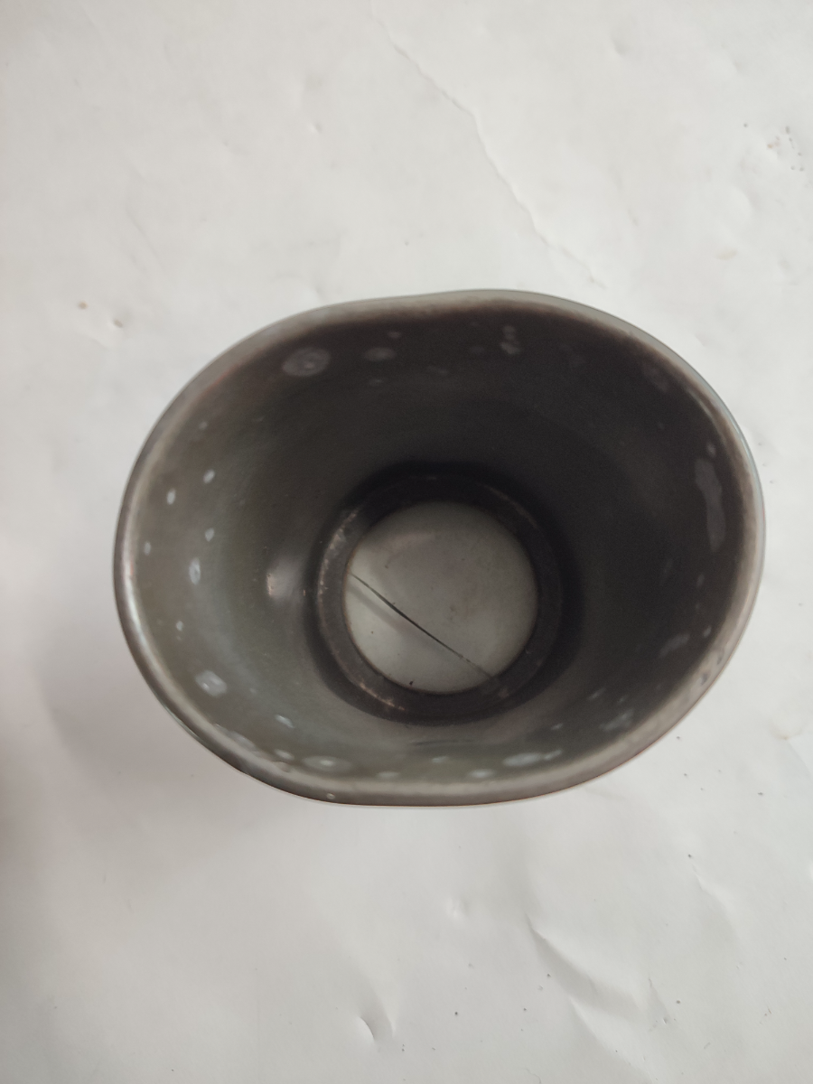 Discover our range of exquisite Victorian/Georgian pewter tumblers with glass bottoms. Explore now and add a touch of history to your tableware!