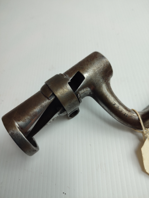 Discover our Podewils rifle model 1858/67 with a Lindner Braunmuhl bayonet. Missing ring bolt, but in good condition. Shop now!