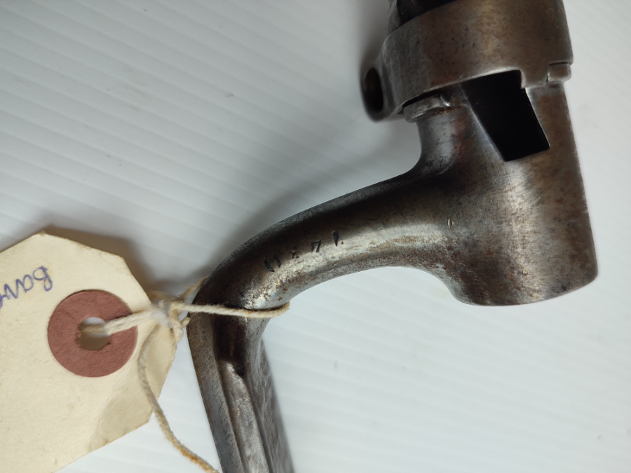 Discover our Podewils rifle model 1858/67 with a Lindner Braunmuhl bayonet. Missing ring bolt, but in good condition. Shop now!