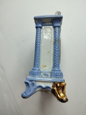 Discover our attractive range of Japanese-made Landex ceramic alarm clocks. High-quality, unique designs. Grab yours now and add elegance to your mornings.