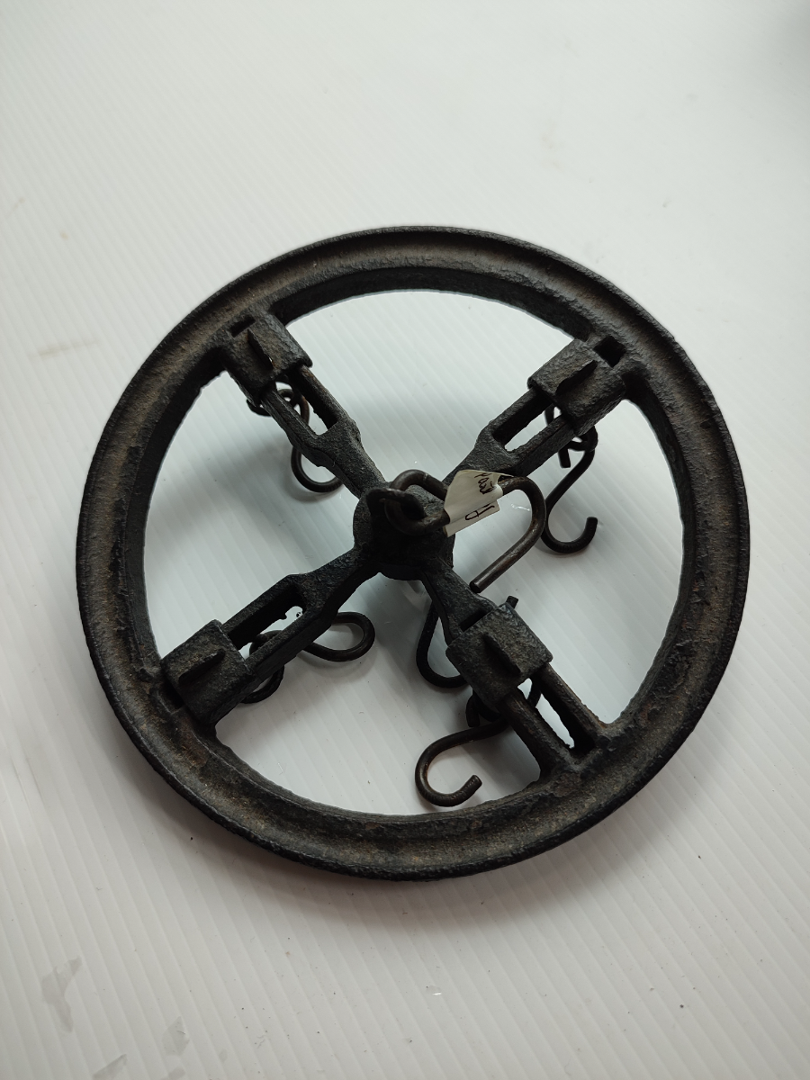 Discover our high-quality W.S Salter Bottle Jack & Ring No.25. Robust, reliable, and ready for any task. Shop now for the best in engineering excellence.