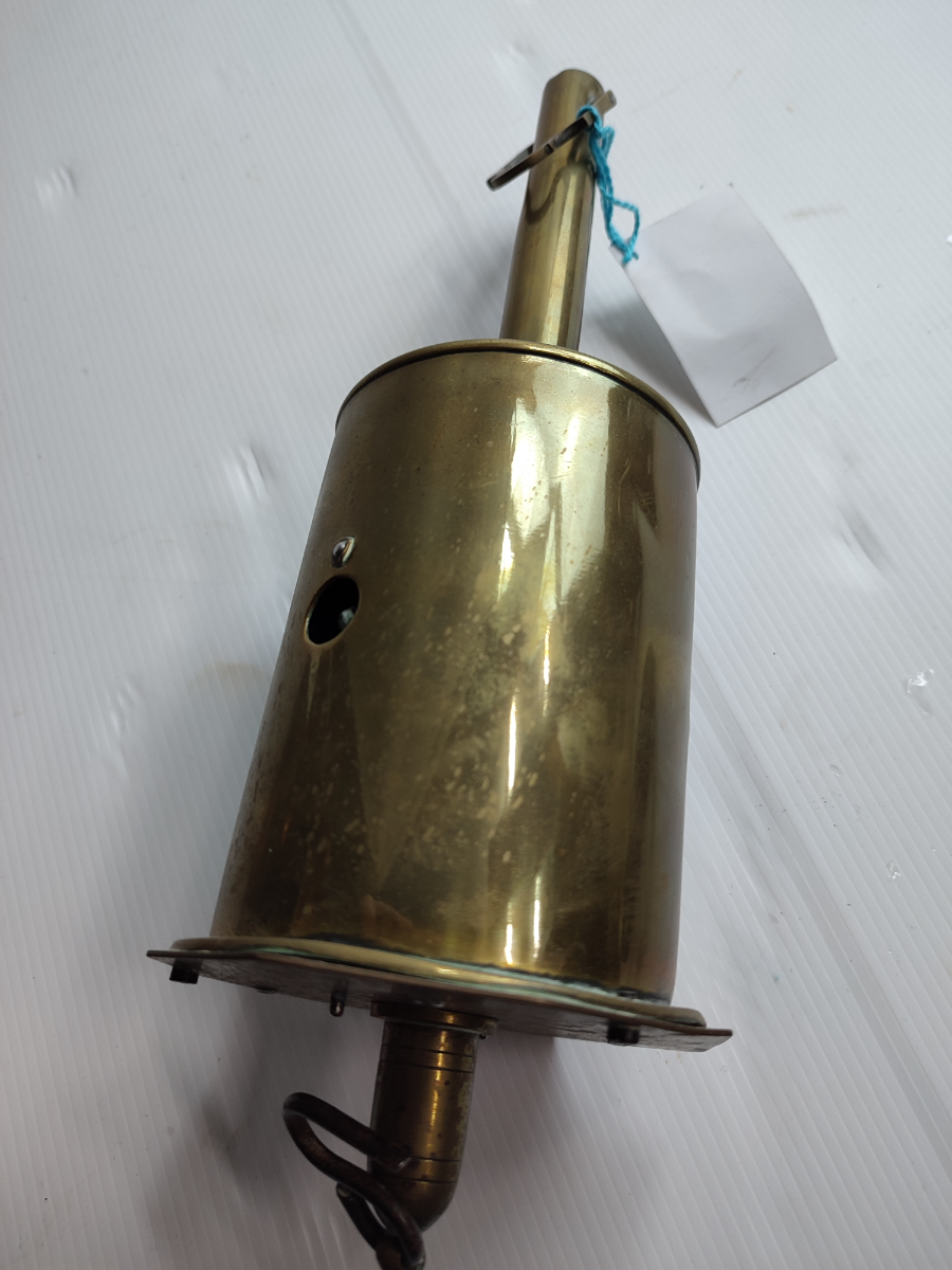 Discover our high-quality W.S Salter Bottle Jack & Ring No.25. Robust, reliable, and ready for any task. Shop now for the best in engineering excellence.