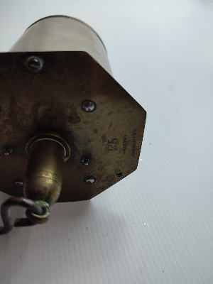 Discover our high-quality W.S Salter Bottle Jack & Ring No.25. Robust, reliable, and ready for any task. Shop now for the best in engineering excellence.