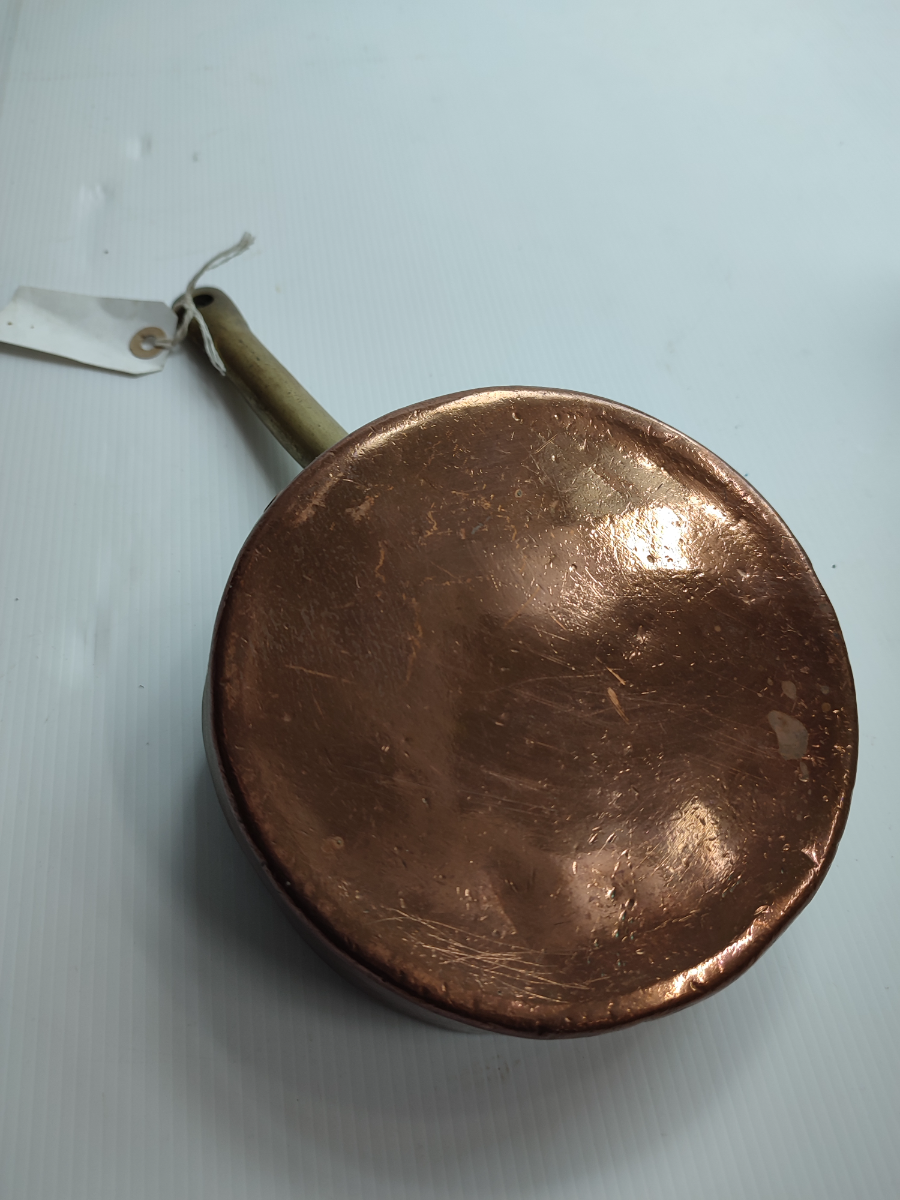 Discover our small copper pan, perfect for home chefs! High-quality, durable and heats evenly. Shop now for kitchen essentials. Make your cooking experience better!