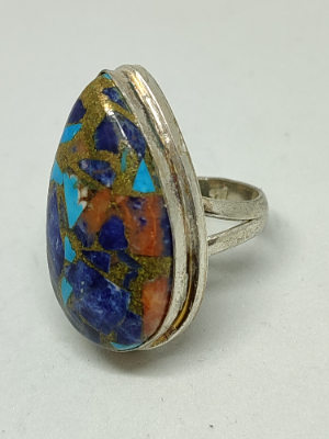 Silver Ring with Oyster Gemstone