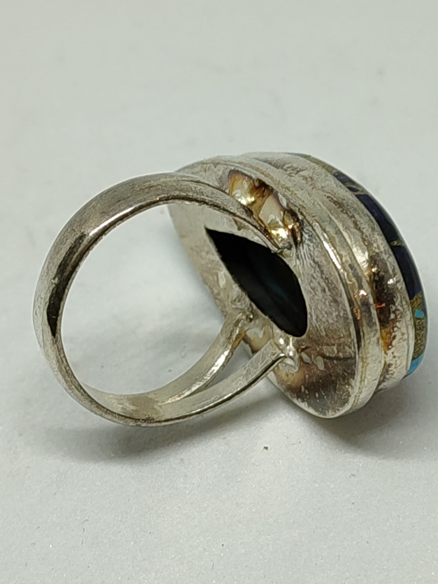 Silver Ring with Oyster Gemstone