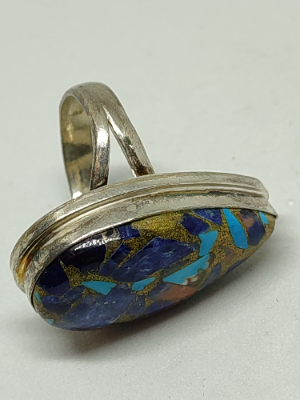 Silver Ring with Oyster Gemstone