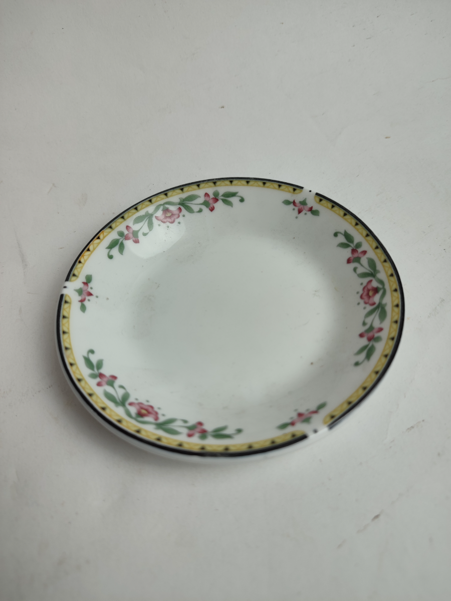 Discover our exclusive range of Dudson fine china saucers. High-quality, durable, and elegantly designed. Shop now and elevate your dining experience!