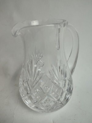 Discover our high-quality, 16cm modern cut glass jug. In excellent condition, it's perfect for your tableware collection. Shop now to add elegance to your dining!
