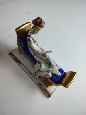 Discover our exquisite collection of 19th - 20th century porcelain figurines. High detail pieces to accent your home. Shop your favorite now!