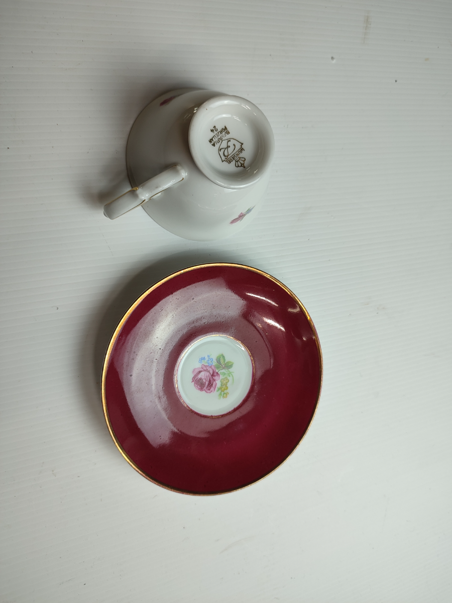 Discover our charming Bavarian miniature cup and saucer set. Exquisitely decorative and 12cm wide. Perfect for collectors. Shop now!