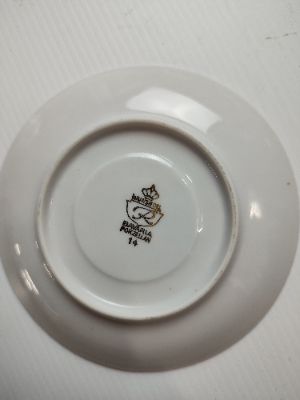 Discover our charming Bavarian miniature cup and saucer set. Exquisitely decorative and 12cm wide. Perfect for collectors. Shop now!