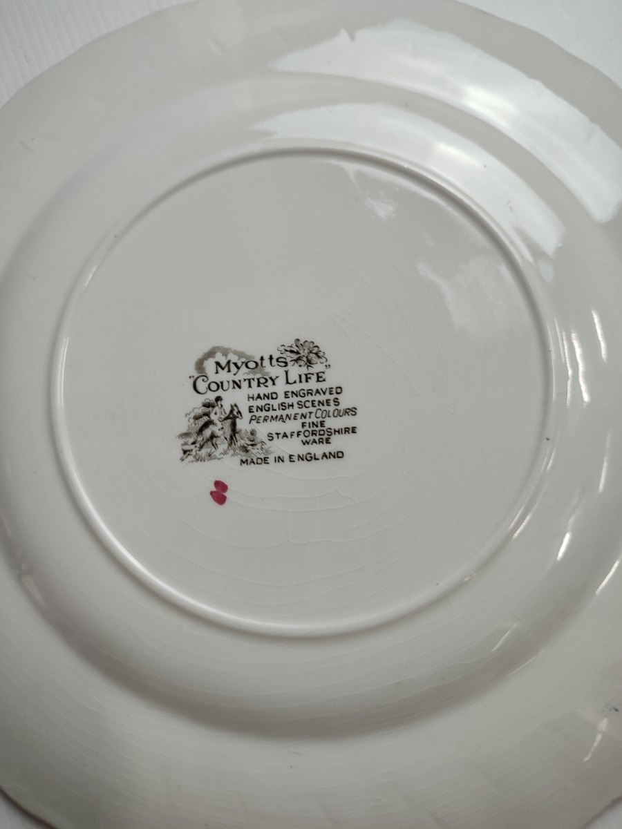 Discover our vast collection of Fine Staffordshire ware, specifically the 'Myott, Country Life' plate with 27cm width. Shop now for your ideal home decoration piece!
