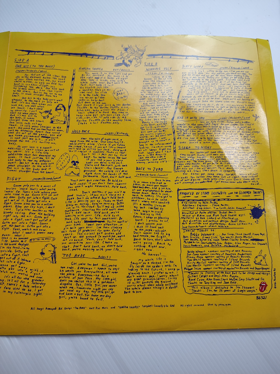 Discover our collection of vintage records, including the 1986 Rolling Stones 'Dirty Walk Out'. Shop now for this well-preserved gem and upgrade your vinyl collection!