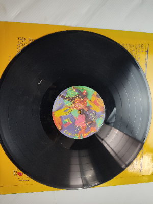 Discover our collection of vintage records, including the 1986 Rolling Stones 'Dirty Walk Out'. Shop now for this well-preserved gem and upgrade your vinyl collection!