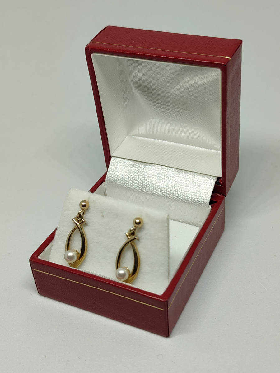 9ct Gold Cultured Pearl Earrings
