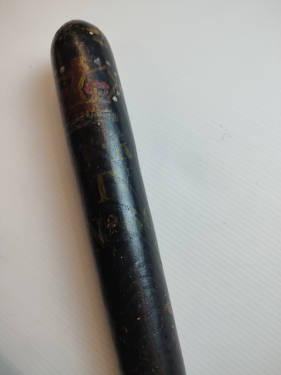 Discover our collection of historic police truncheons, featuring a unique William IV truncheon from 1830-1837. Order now and delve into history!