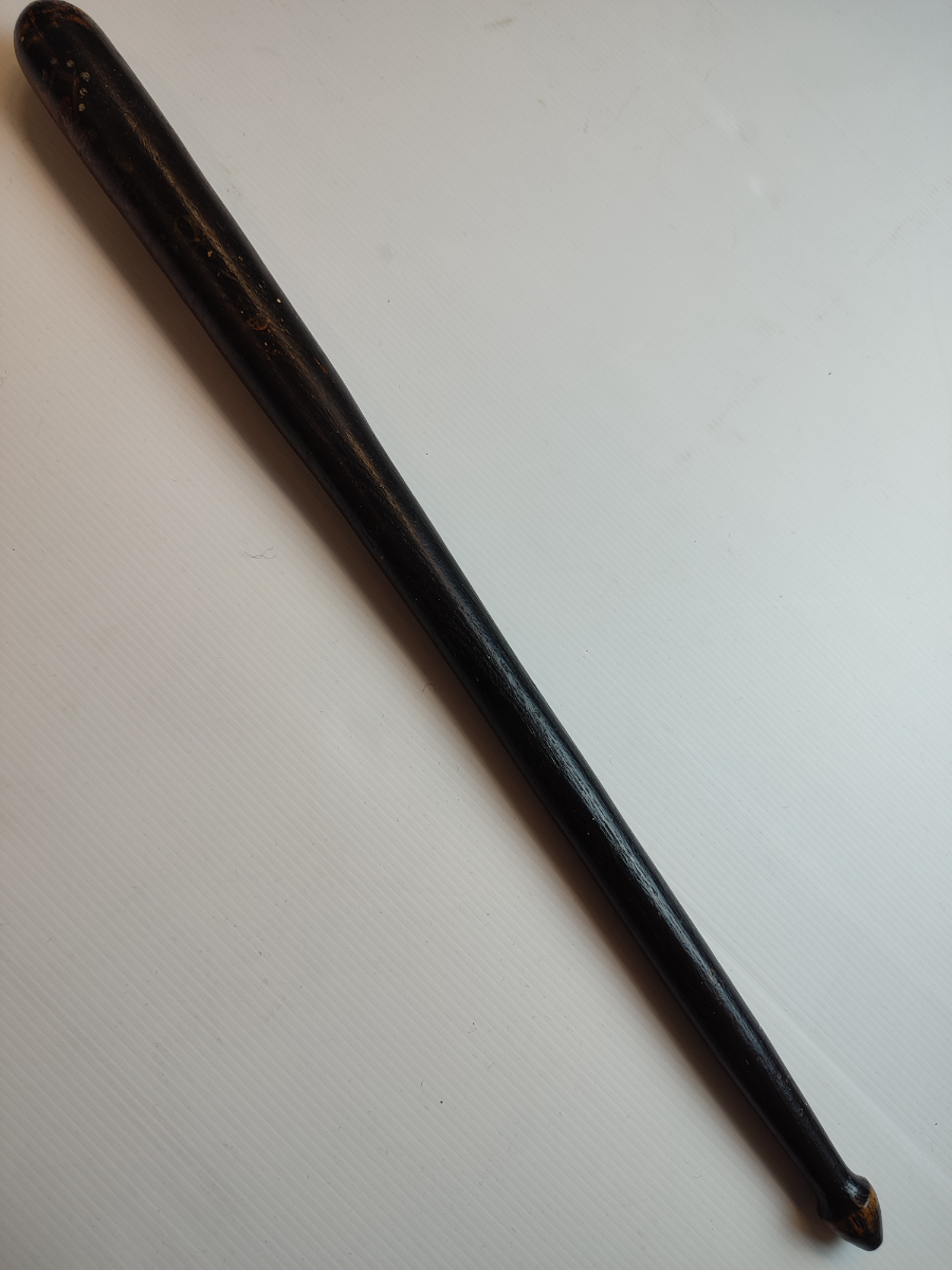 Discover our collection of historic police truncheons, featuring a unique William IV truncheon from 1830-1837. Order now and delve into history!
