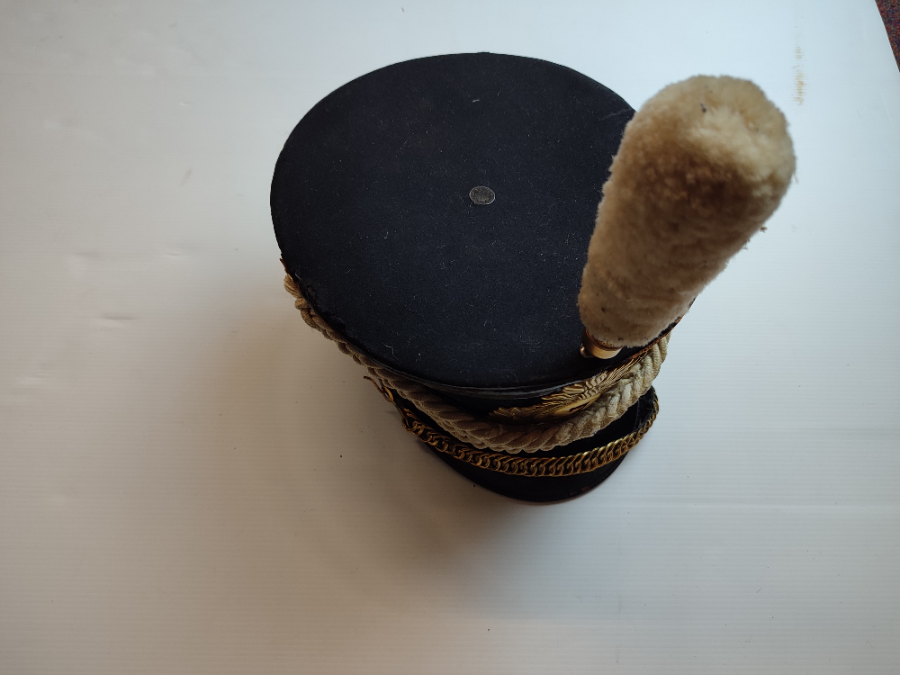 Discover rare 7th New York National Guard regiment shako from the early 20th century by Ridabock & Co, US. Note: Fragile condition. Explore now!