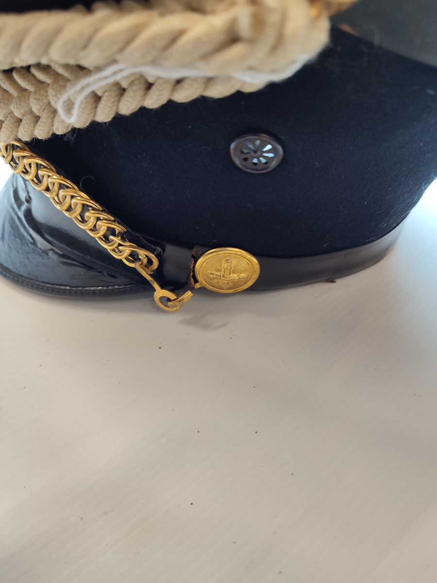 Discover rare 7th New York National Guard regiment shako from the early 20th century by Ridabock & Co, US. Note: Fragile condition. Explore now!