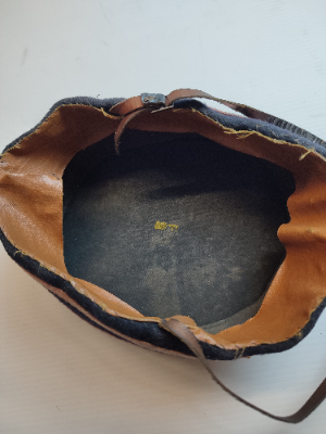 Explore our collection of genuine Boys Brigade pillbox caps in excellent condition. Order now to add a vintage touch to your wardrobe!