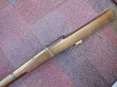 Discover our early 19th century battlement Gun from Jaipur's Palace. Impeccable length of 8ft! Explore now and own a piece of Indian history.