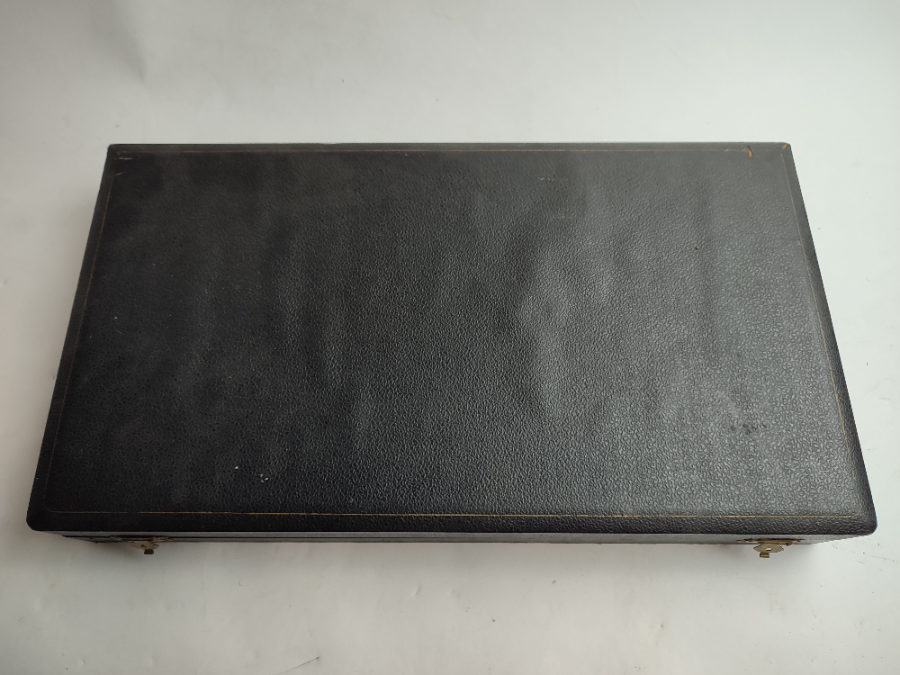 Discover our chromed cutlery set, perfect for six people. Ideal for desserts, they add charm to dining. Explore specs and order now!