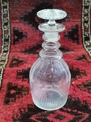 Explore our collection of Georgian decanters! Find the perfect 1805 mushroom-stopper piece in great condition. Buy now for your vintage collection!