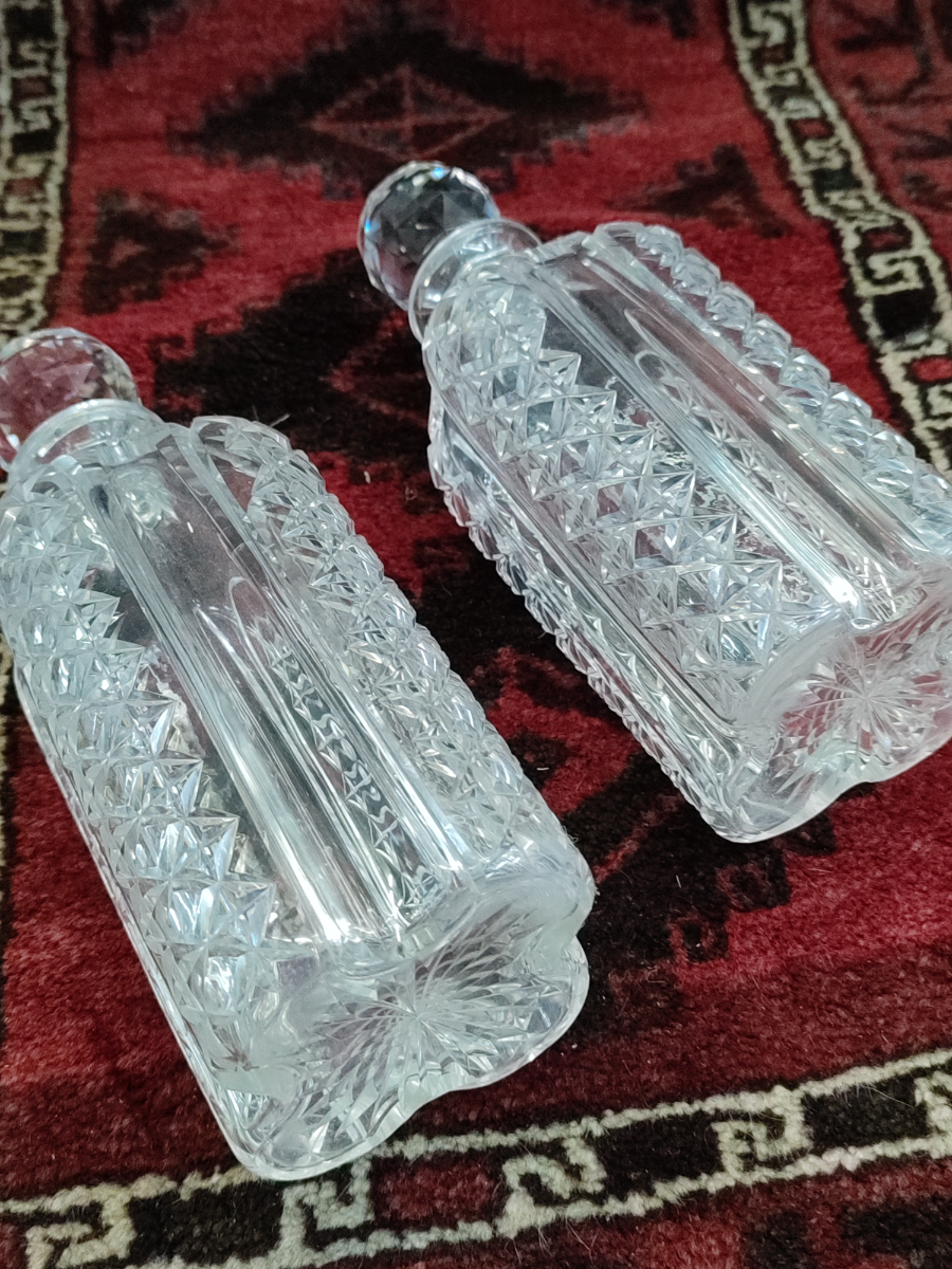 Discover our single remaining Edwardian cut glass decanter in good condition. Own this antique treasure today - don't miss out!