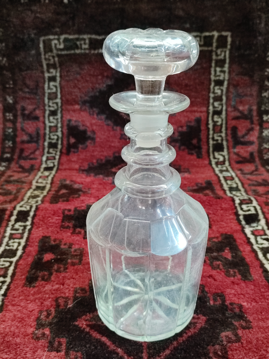 Discover our range of Regency Royal decanters, circa 1820-1830. Explore the exquisite detail, unique design and shop now for your perfect antique centerpiece.