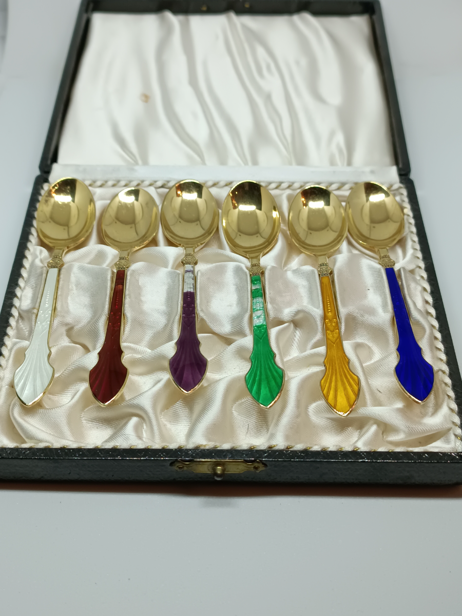 Explore our Meka sterling silver enamel Spoon set straight from Copenhagen, Denmark. Order now and treasure the renowned enamel designs despite minor imperfections. Hurry!